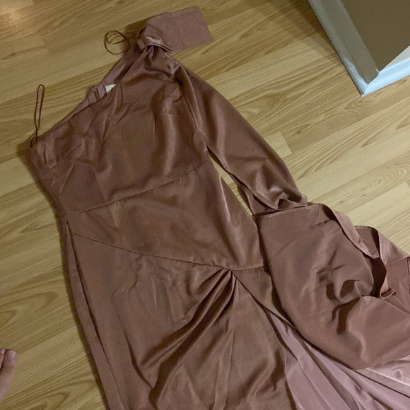 Mauve one shoulder gown - Picture 5 of 6